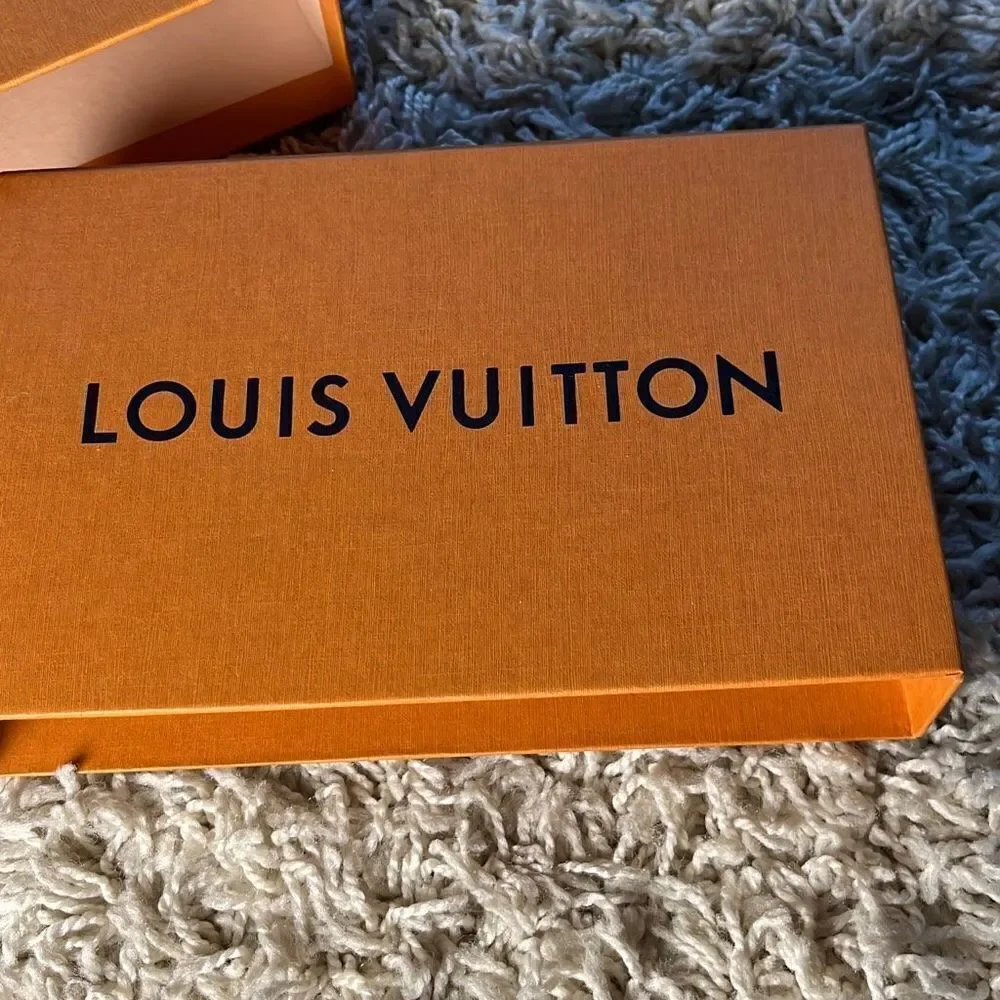 Authentic louis-vuitton box medium